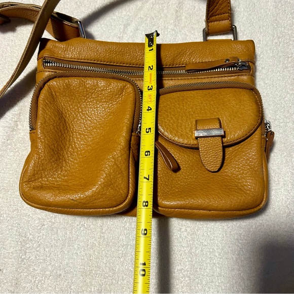 Danier Leather crossbody purse/handbag - Picture 10 of 10